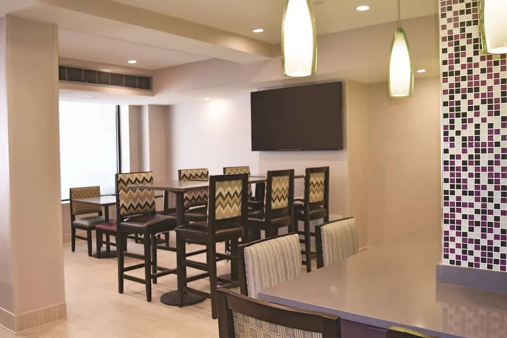 La Quinta By Wyndham New York City Central Park Hotel